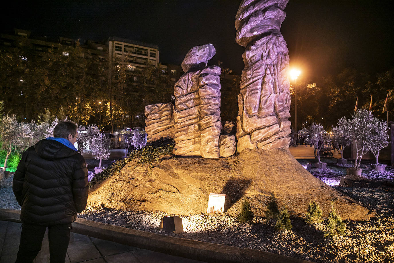 Fotos: Una visita nocturna al belén de Logroño