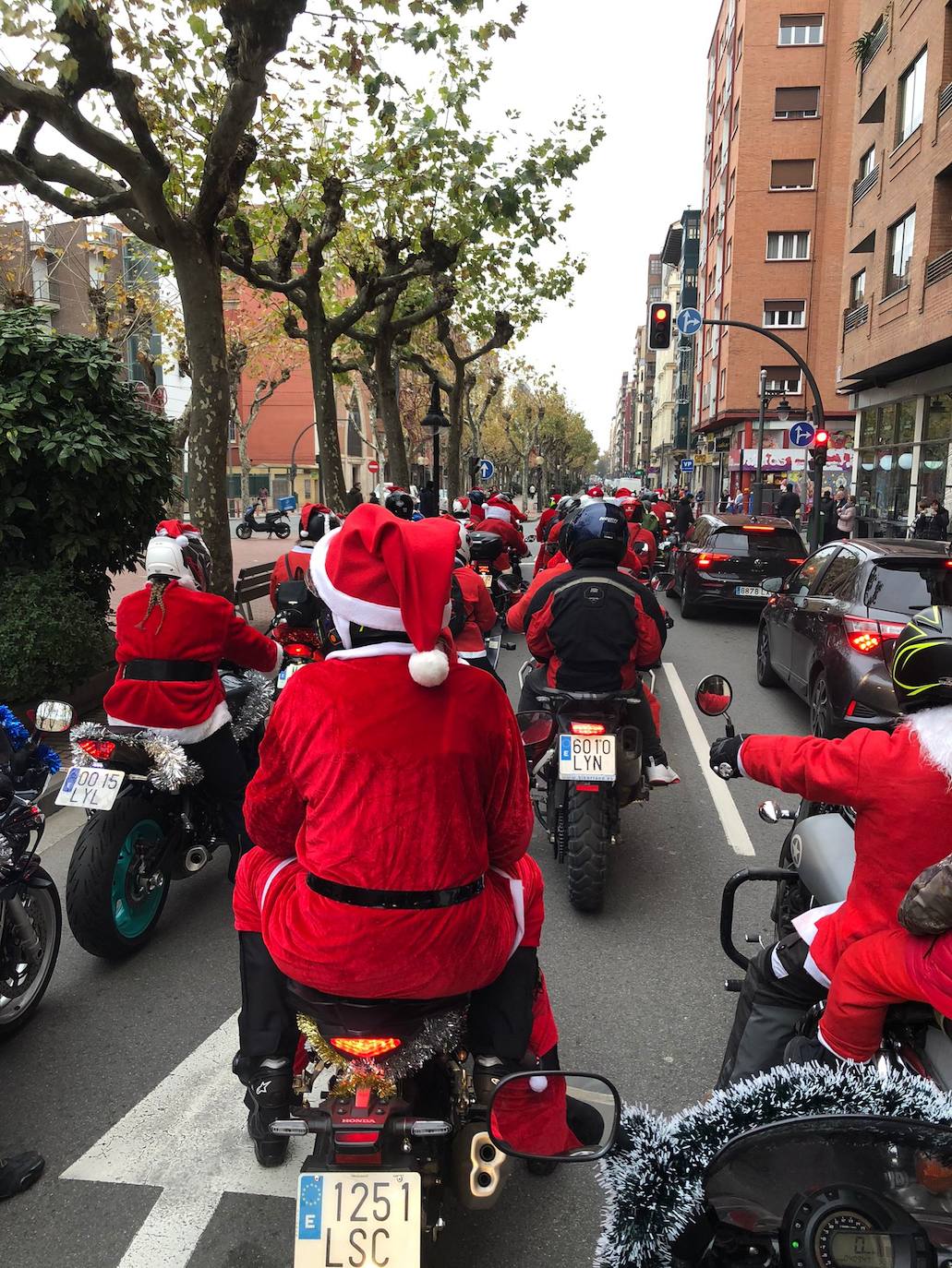 Fotos: Imagen de la Papanoelada organizada por la Asociación Motorista Correcaminos