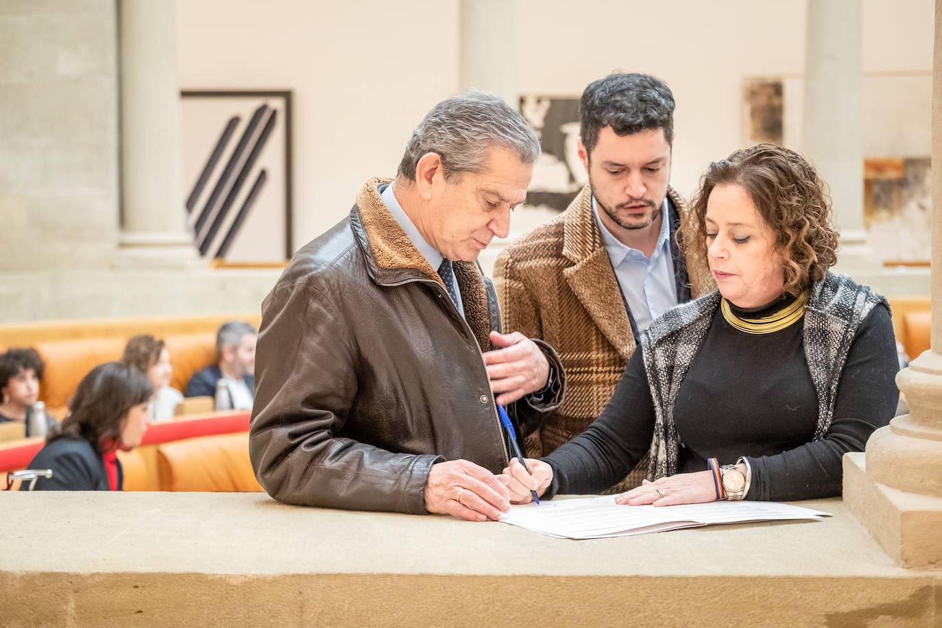 Fotos: Pleno de presupuestos en el Parlamento de La Rioja