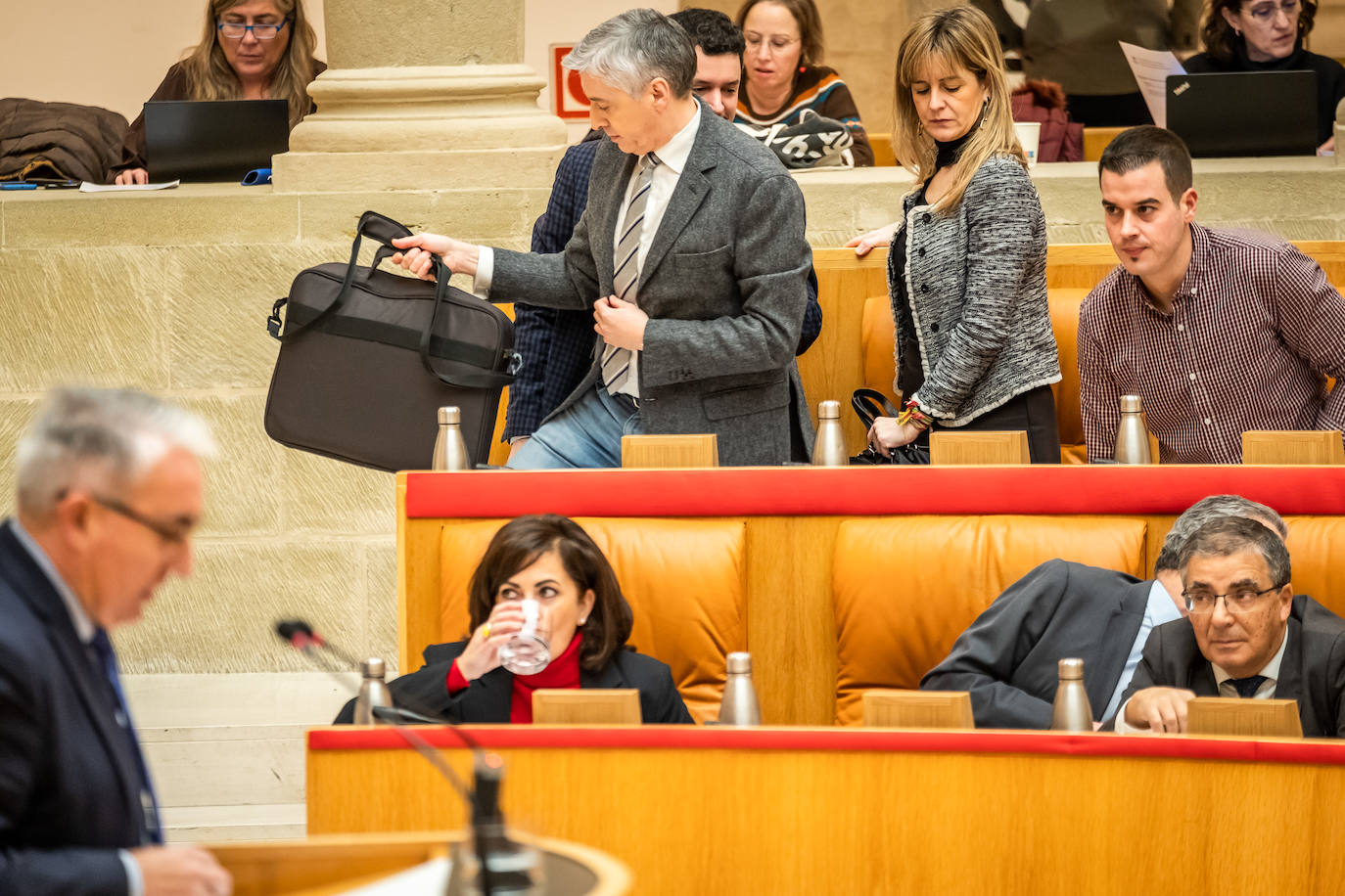 Fotos: Pleno de presupuestos en el Parlamento de La Rioja