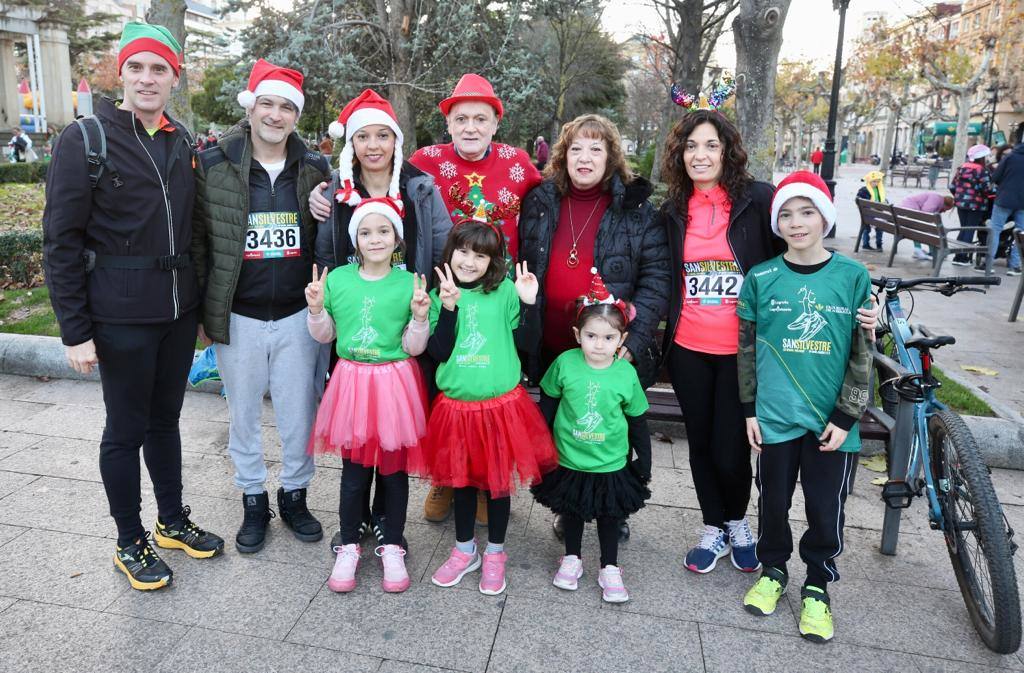 Fotos: Disfraces y buen humor para la mini San Silvestre en Logroño