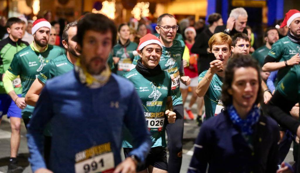 Fotos: David Martínez se impone de nuevo en la San Silvestre de Logroño