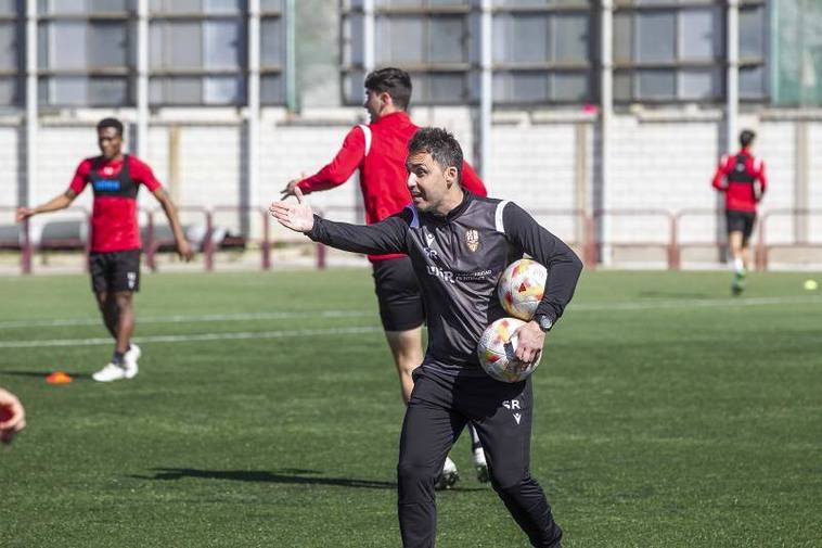 Rodríguez califica el partido de la UD Logroñés de «definitivo y vital»
