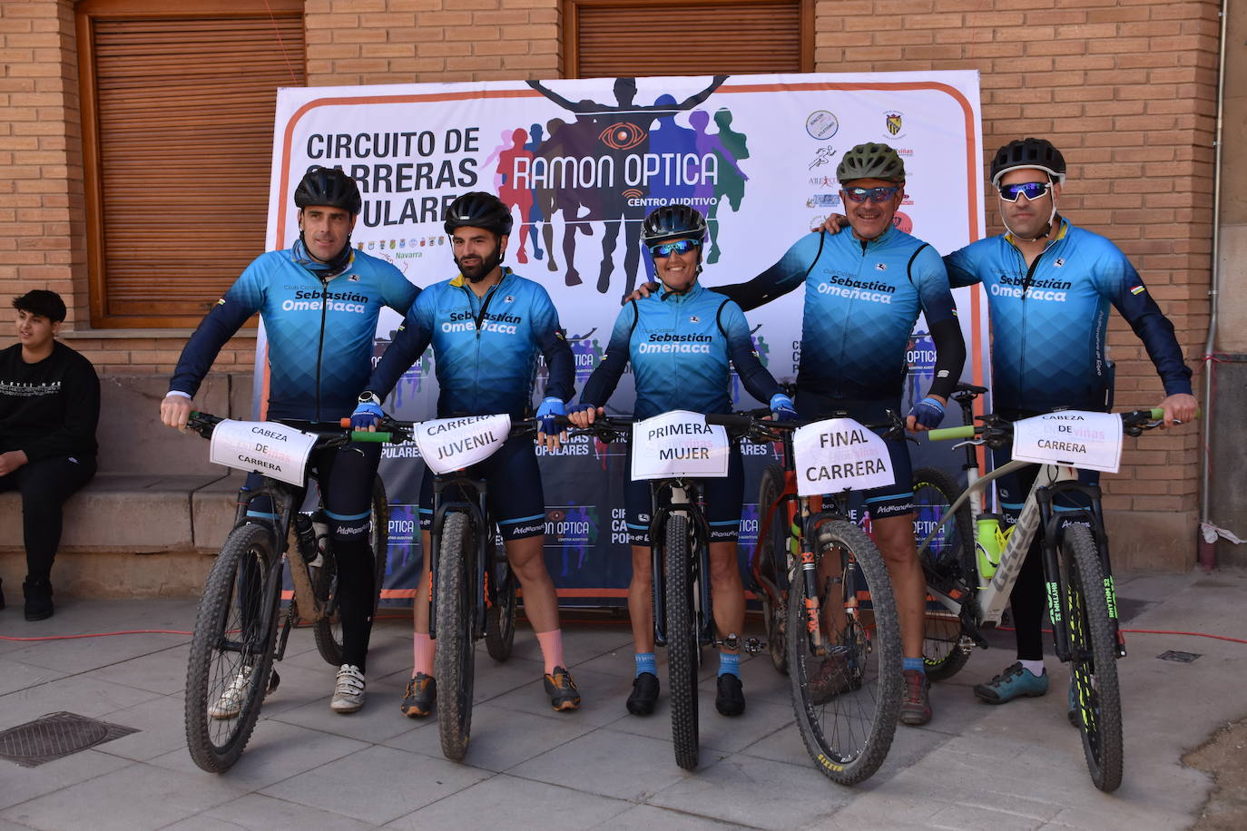 Pérez e Izal ganan en Aldeanueva