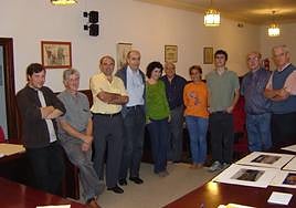 Organizadores y jurado del I Concurso fotográfico 'Memorial Domingo Contreras' celebrado en el año 2004.