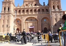 La Exaltación tuvo a la colegiata de San Miguel como un impresionante marco para las actuaciones.