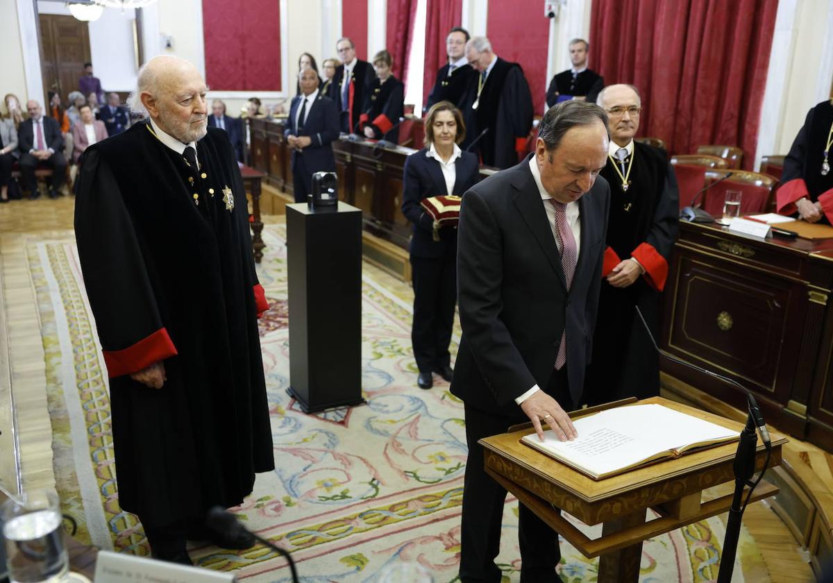 Sanz toma posesión en el Consejo de Estado con una llamada al «consenso»