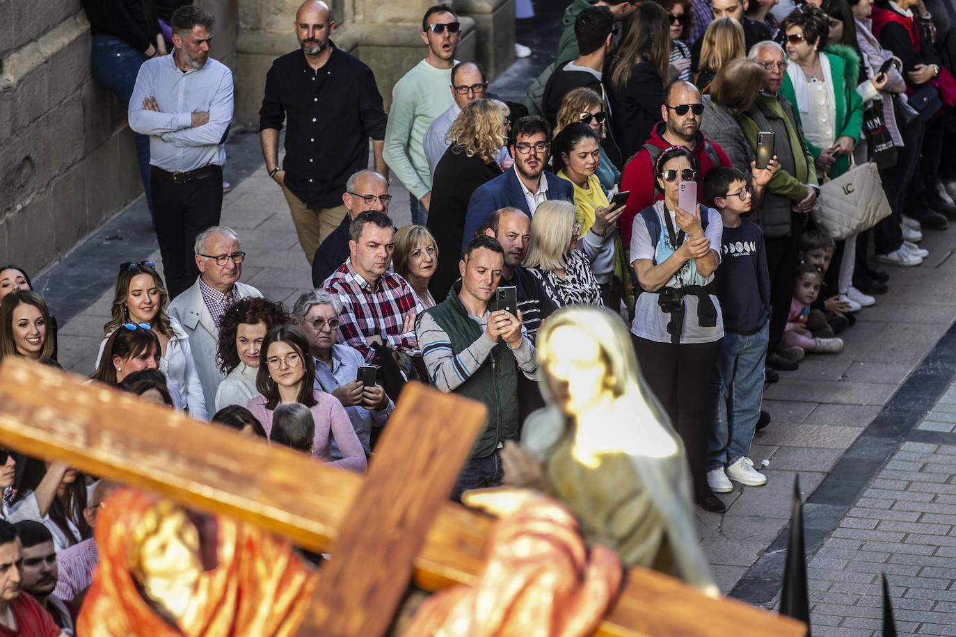 La procesión del Santo Entierro llena Logroño