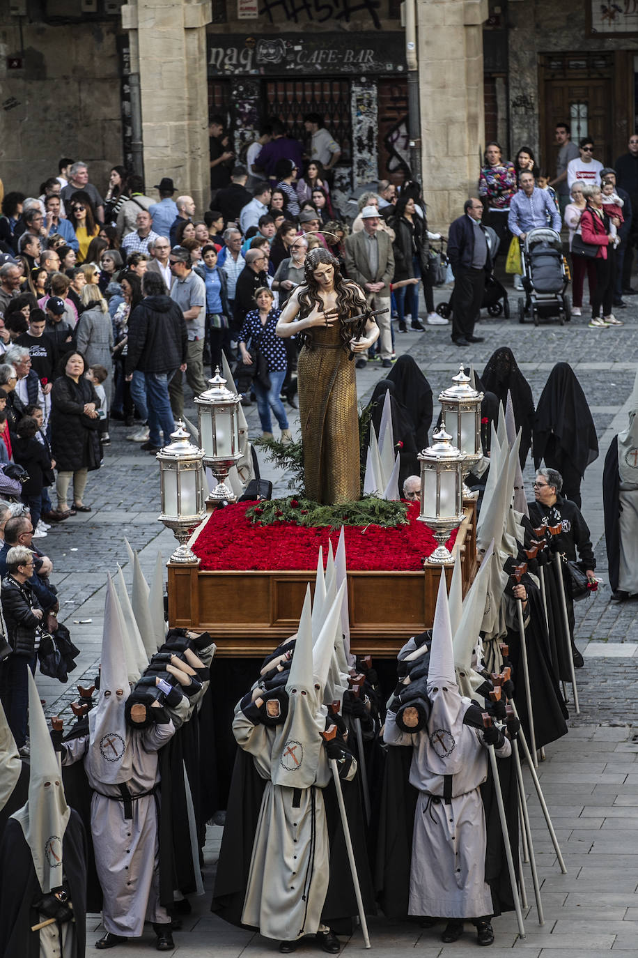 La procesión del Santo Entierro llena Logroño