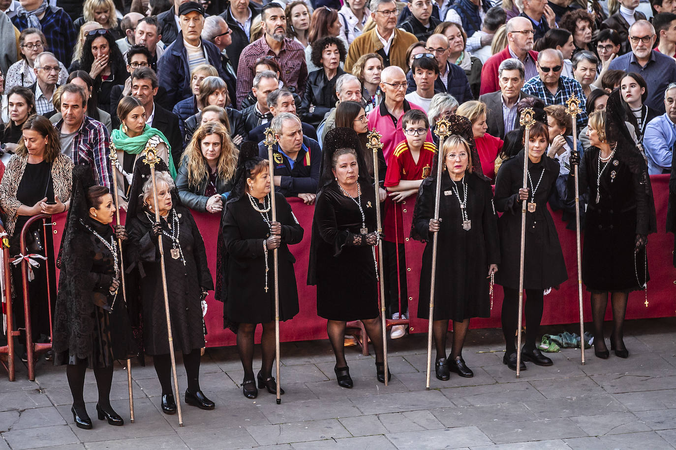 La procesión del Santo Entierro llena Logroño