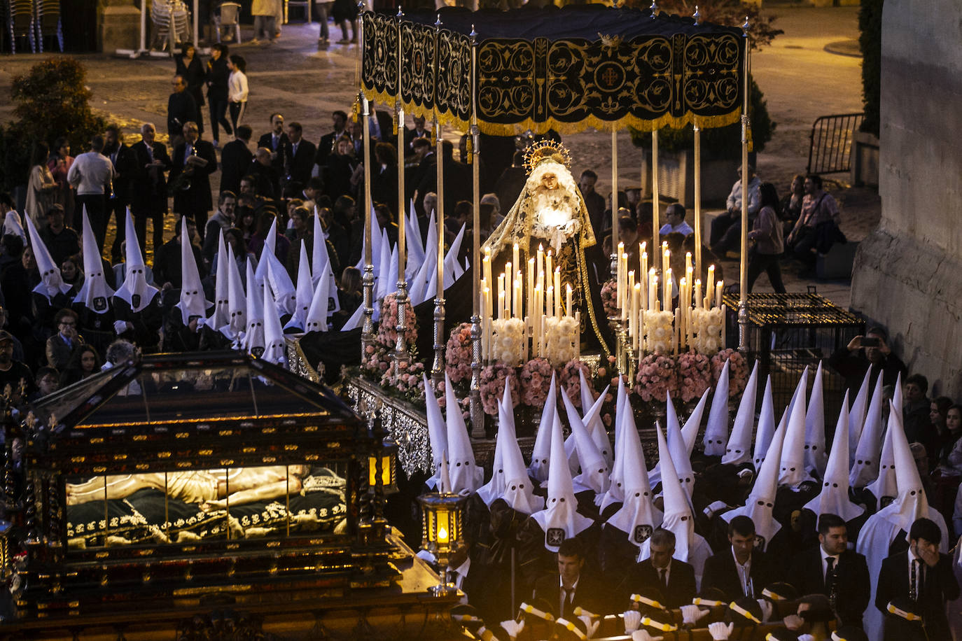 La procesión del Santo Entierro llena Logroño