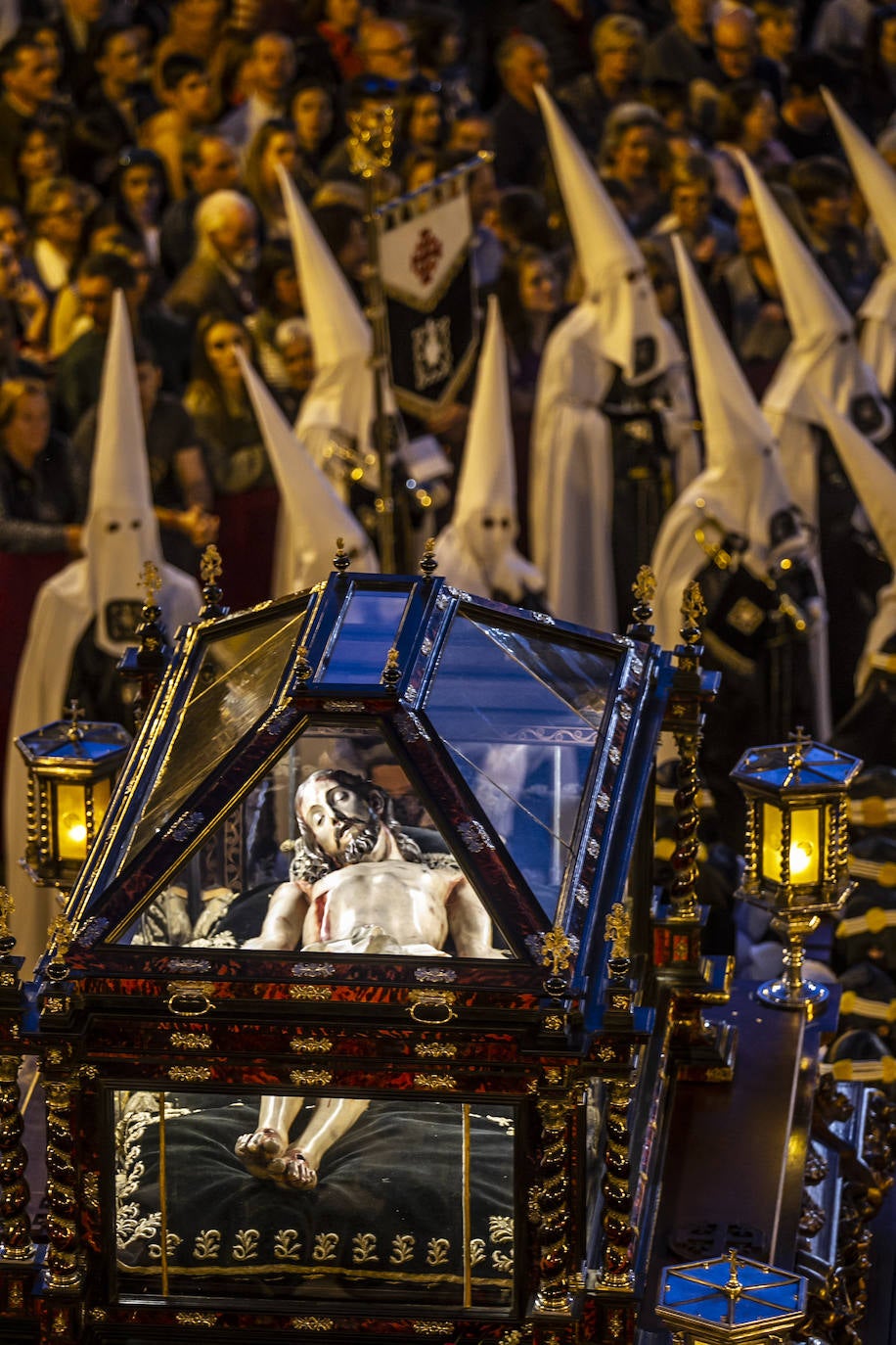 La procesión del Santo Entierro llena Logroño