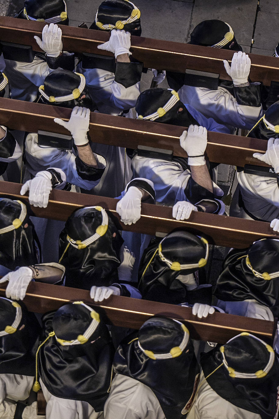 La procesión del Santo Entierro llena Logroño