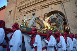 Emoción en la procesión del Entierro de Calahorra