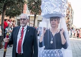 Ricardo Campos y Ascensión Antio, en la procesión de las prioras del pasado año.