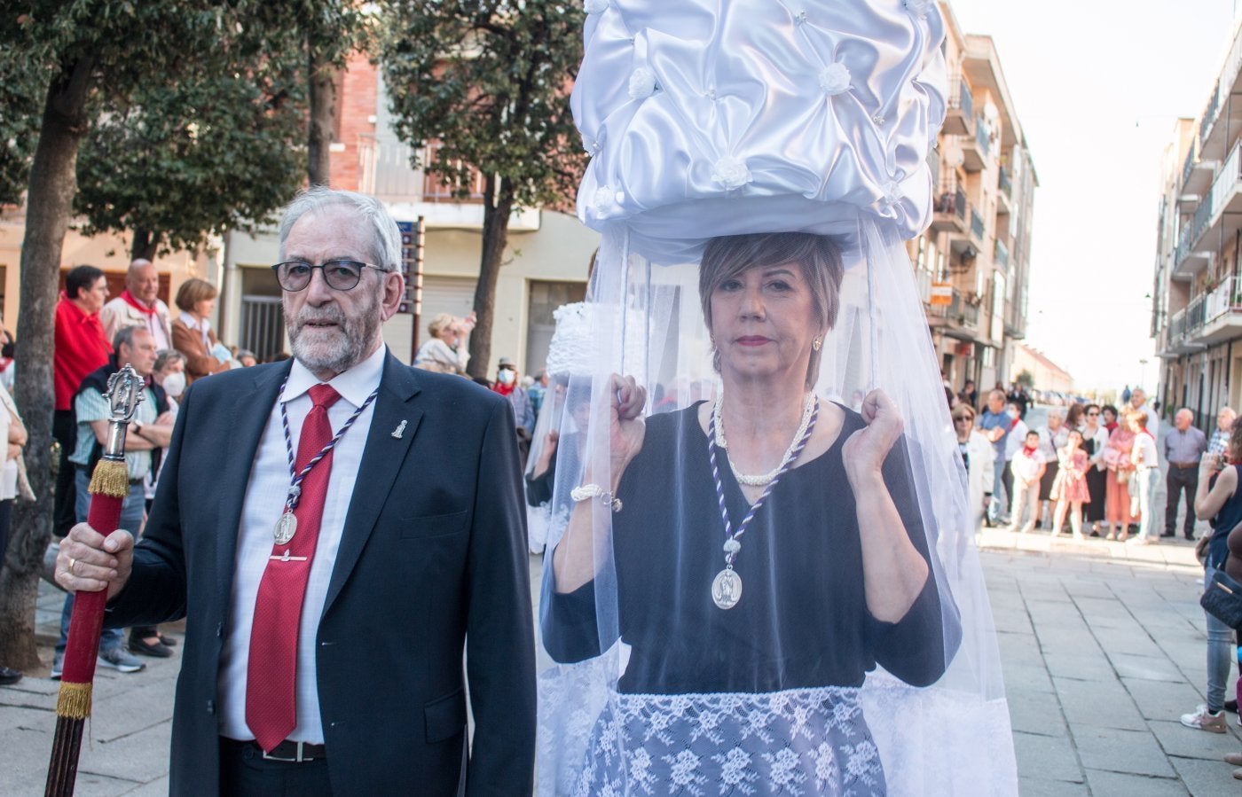 Ricardo Campos y Ascensión Antio, en la procesión de las prioras del pasado año.