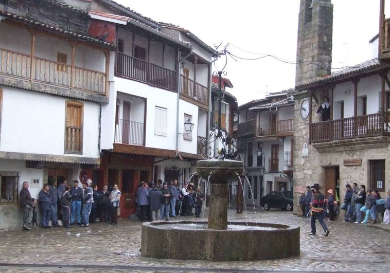 Plaza de Villanueva de la Vera en donde vivía el fallecido que no tuvo hijos en su matrimonio