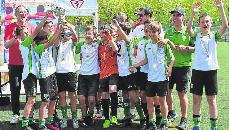 Imagen secundaria 2 - Berceo y Alfaro también subieron al podio en distintas categorías, aunque Oberena alzó tres trofeos. 