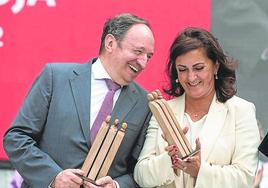 Sanz sonríe junto a Andreu en un acto institucional en San Millán.