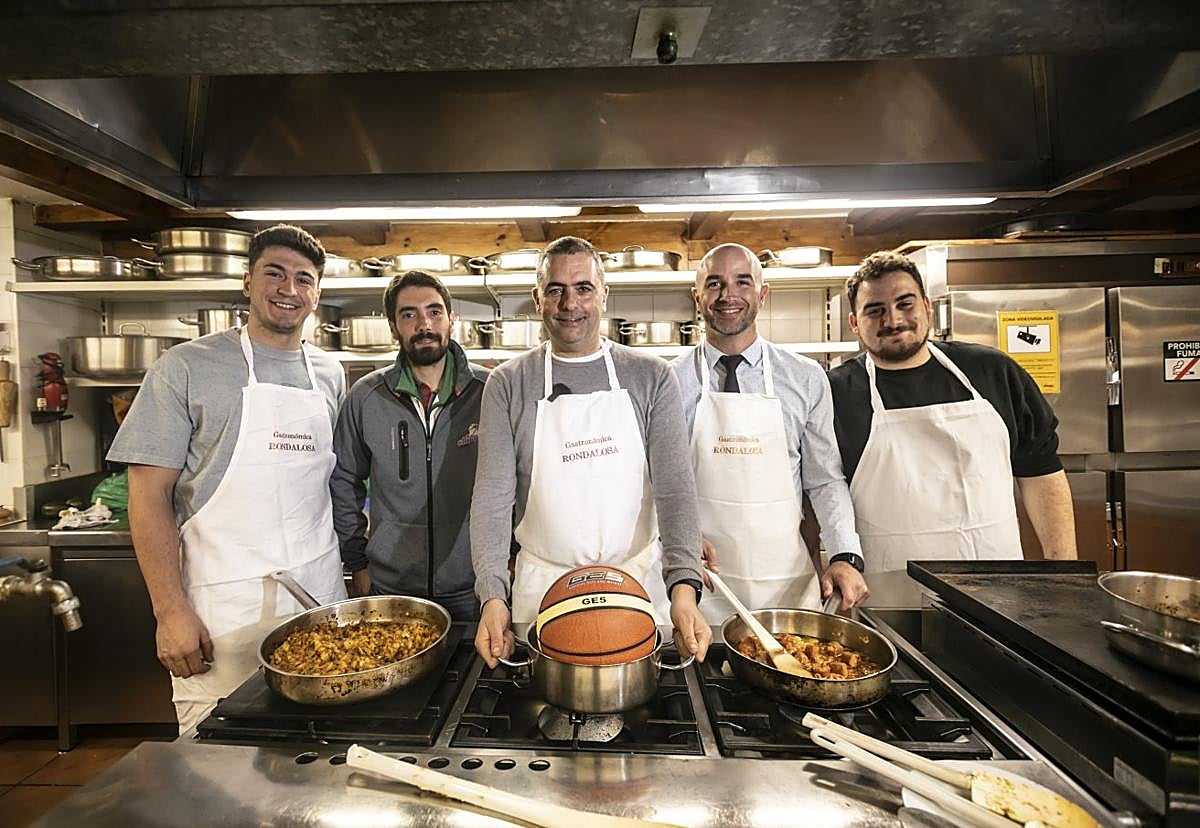 Palacios, Nieto, Díaz, González y Cuesta, el cuerpo técnico del Rioverde Clavijo.