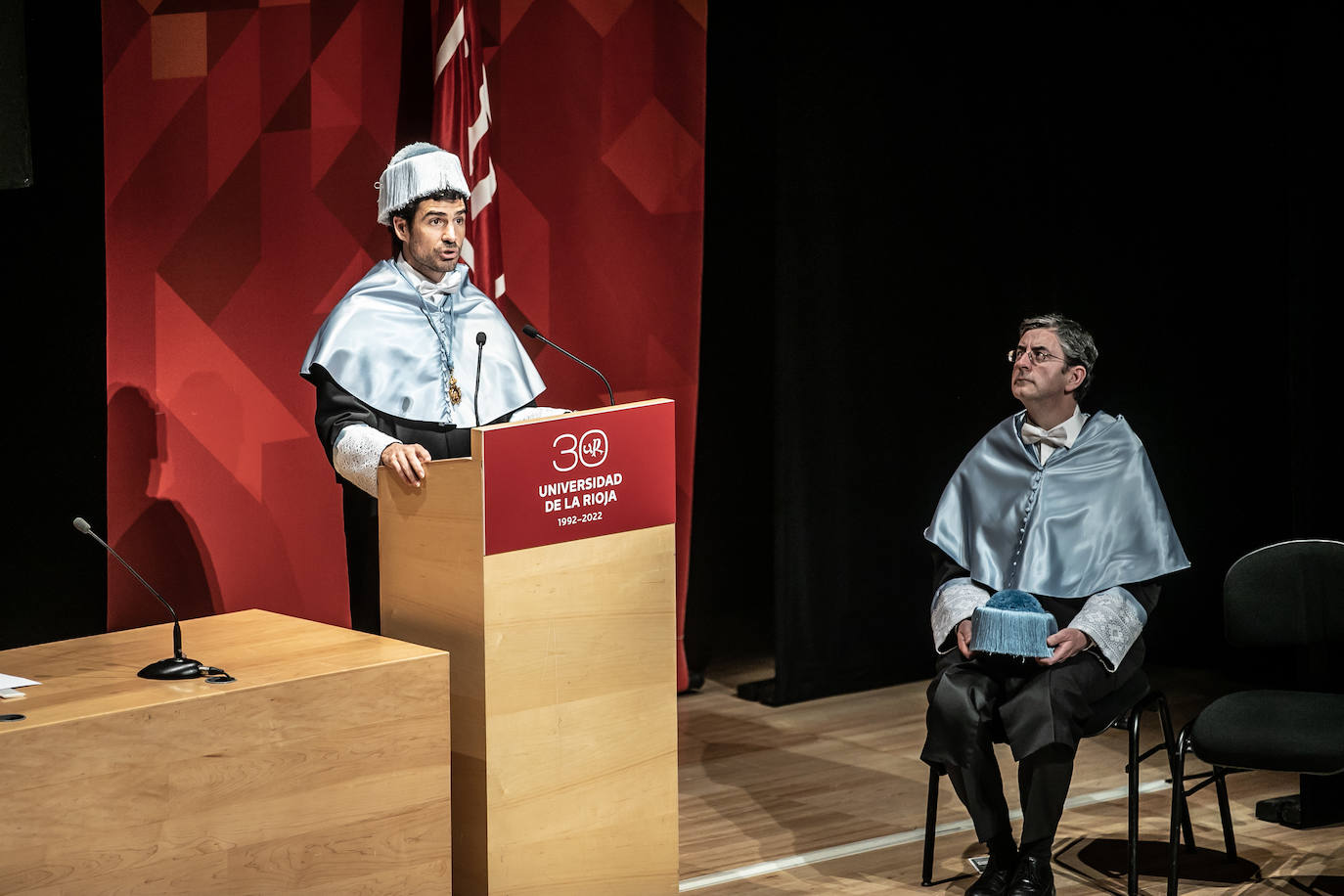 Pablo Sáinz-Villegas, investido Doctor Honoris Causa de la UR