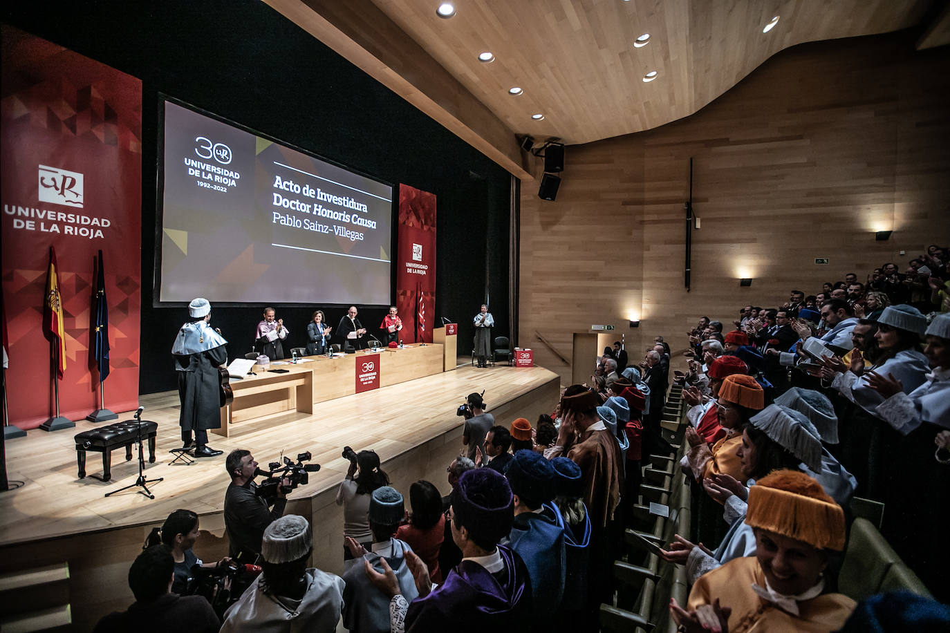 Pablo Sáinz-Villegas, investido Doctor Honoris Causa de la UR