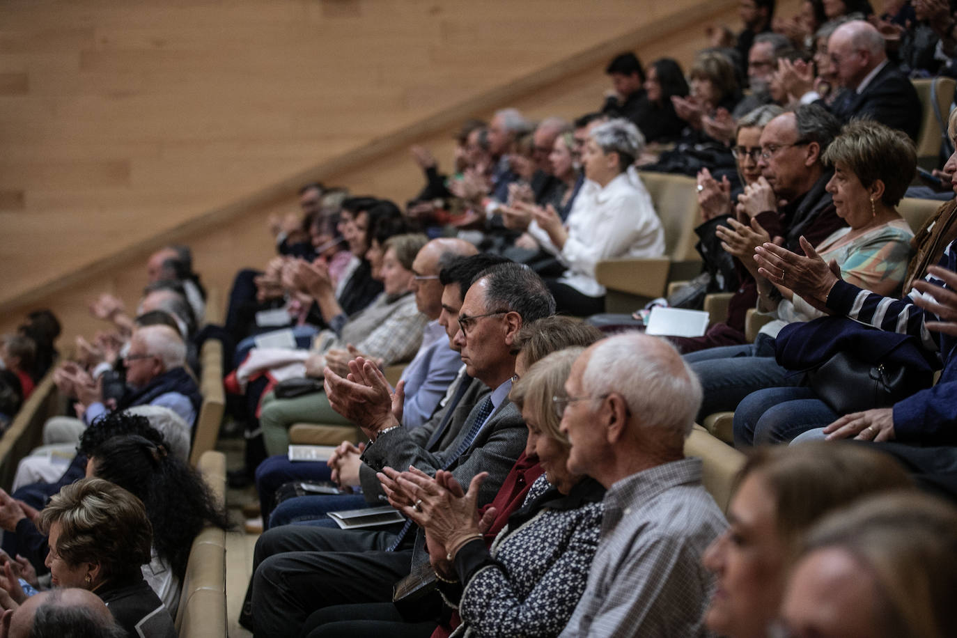 Pablo Sáinz-Villegas, investido Doctor Honoris Causa de la UR