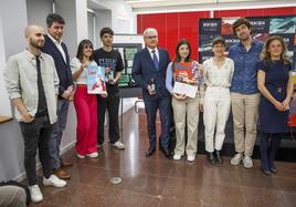 Entrega de premios al ganador y finalistas del cartel y etiqueta de la campaña