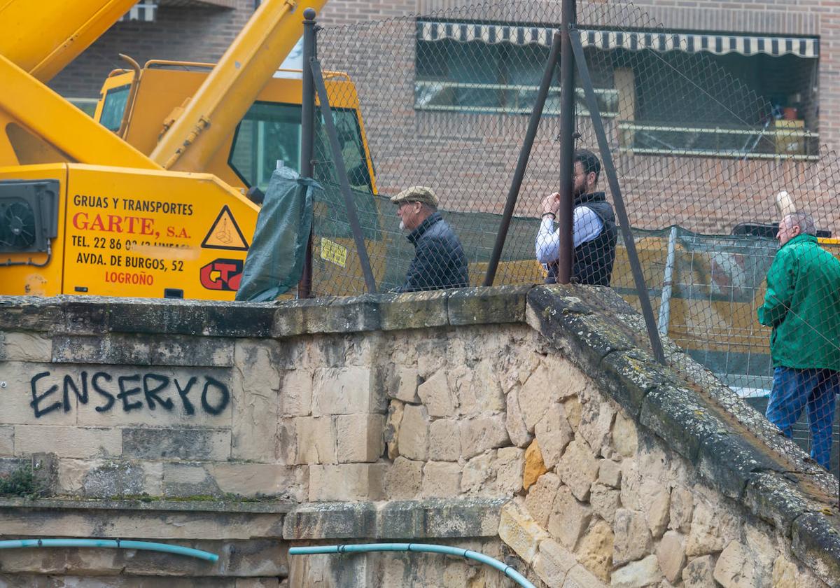 Con la mirada puesta en el puente de Vara de Rey