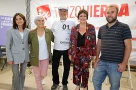 Maria Eugenia Fernández, Arantxa Carrero y Raúl Pérez (Podemos), con Henar Moreno y Diego Mendiola (IU).