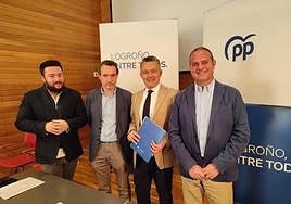 Conrado Escobar junto a varios pesos pesados de su candidatura.