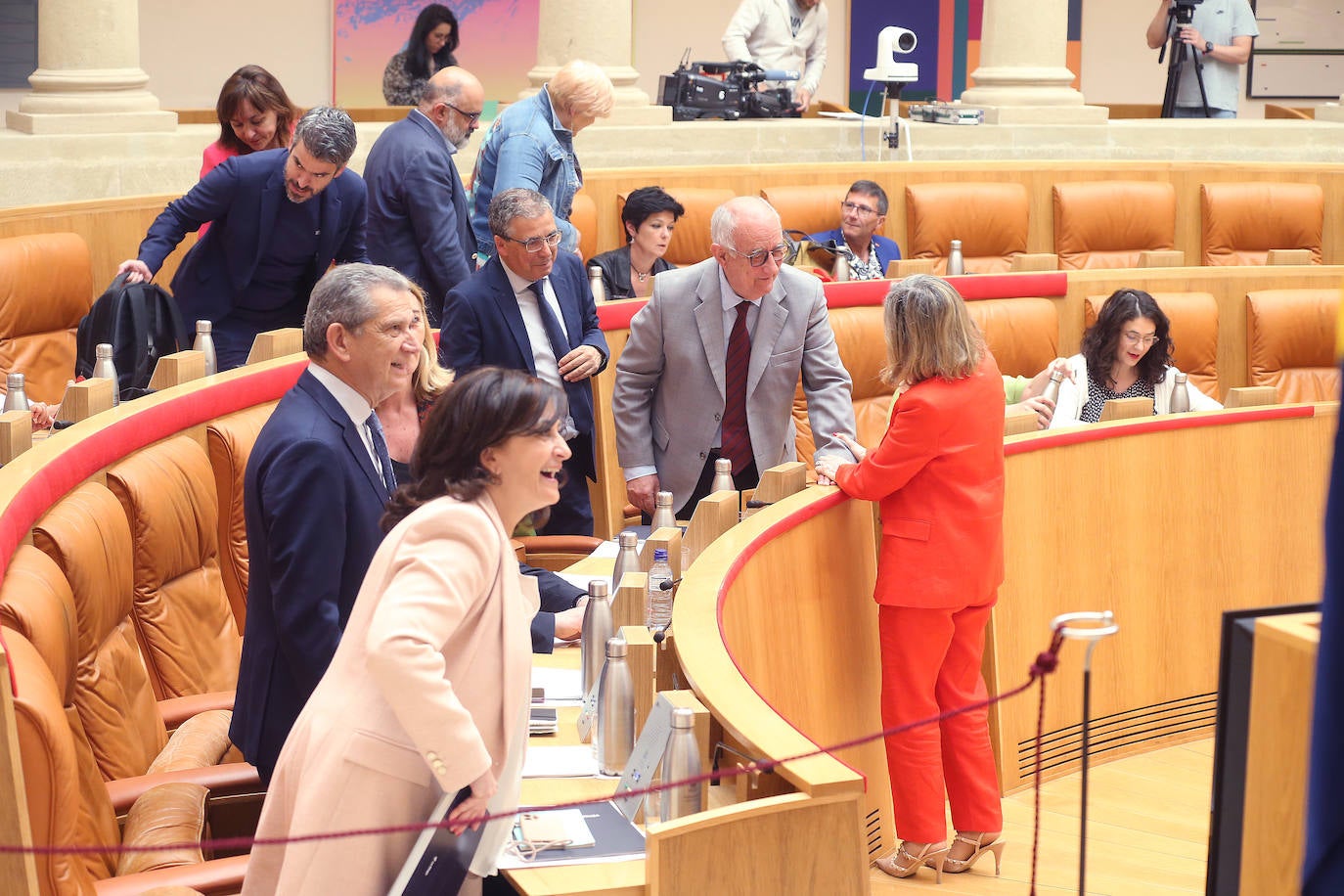 El último pleno del Parlamento, en imágenes