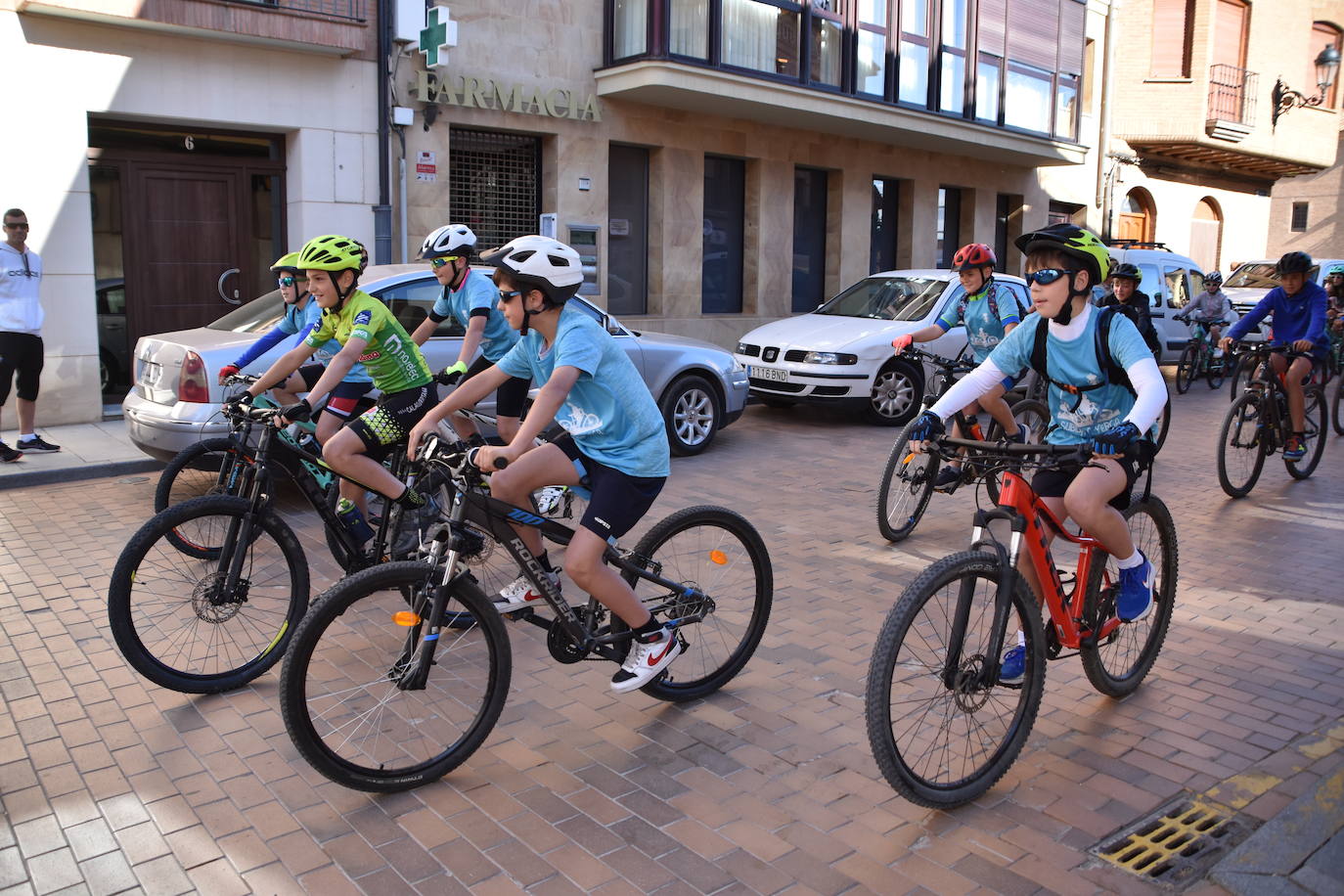 Aldeanueva, entre bicicletas y pochas