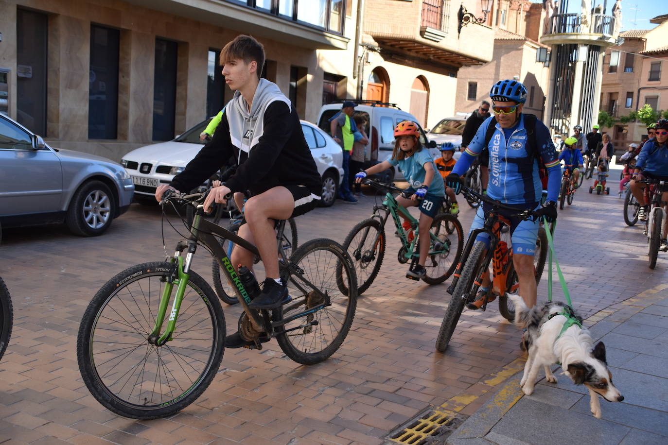 Aldeanueva, entre bicicletas y pochas
