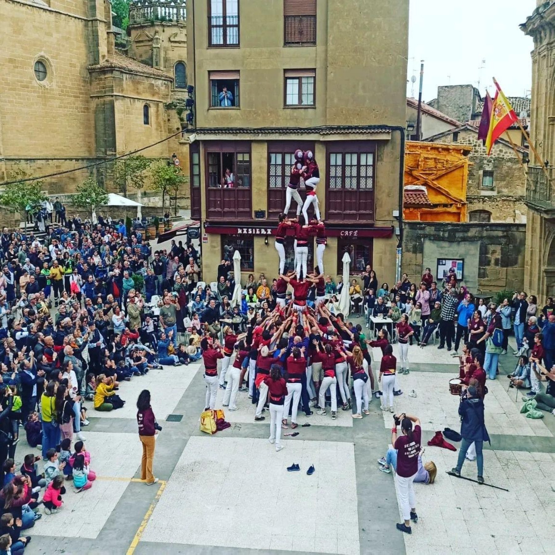 Labastida se llena de castellers