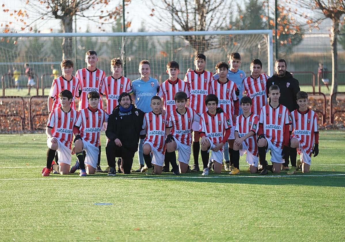 Formación infantil de la Unión Deportiva Logroñés que ha ganado la liga.