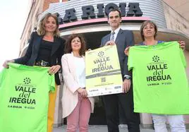 Estrella Domínguez (jefa de Marketing de Diario LA RIOJA), Ana Belén Martínez (alcaldesa de Villamediana de Iregua), Víctor Rozas (jefe de zona de Caja Rural de Navarra en La Rioja) y Rosana Zorzano (alcaldesa de Albelda).