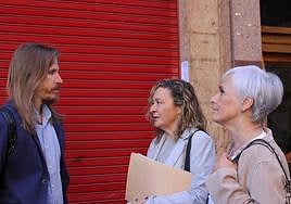 Pablo Fernández con Amaya Castro y Arantxa Carrero.