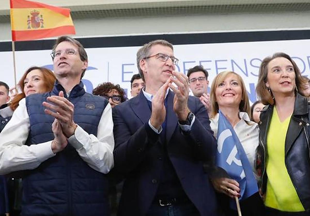 Capellán, Feijóo y Gamarra, en el acto del PP en Lardero el pasado 17 de diciembre.