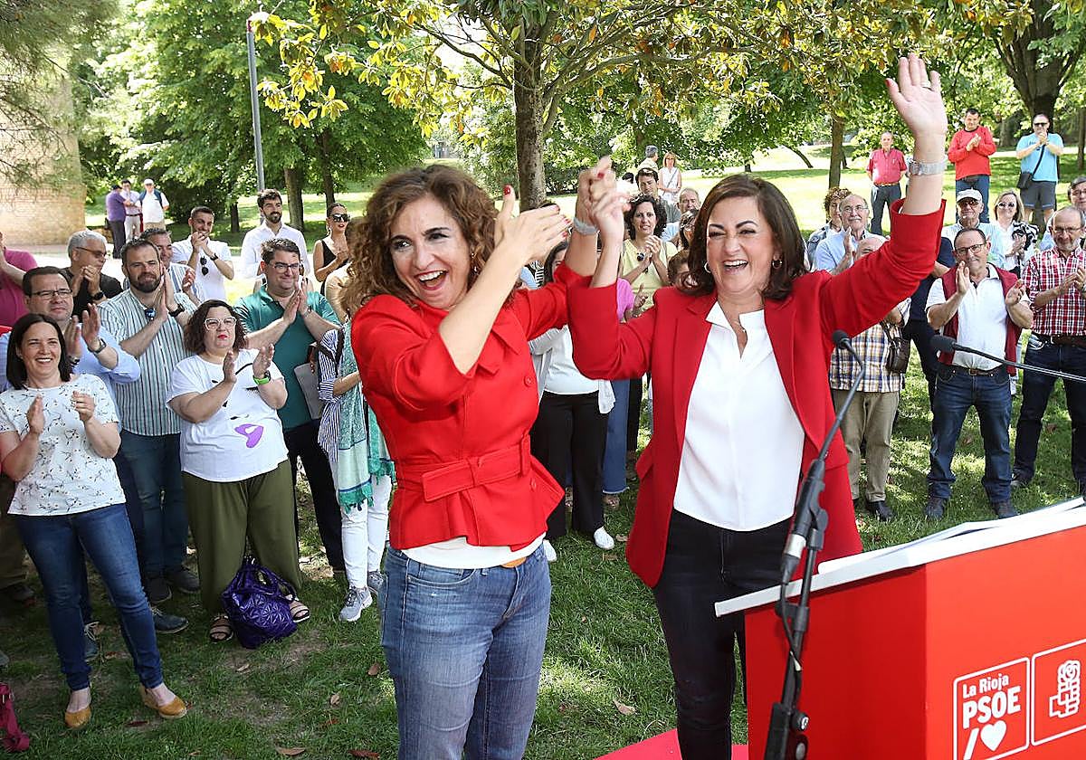 La ministra de Hacienda, María Jesús Montero, junto a Andreu.