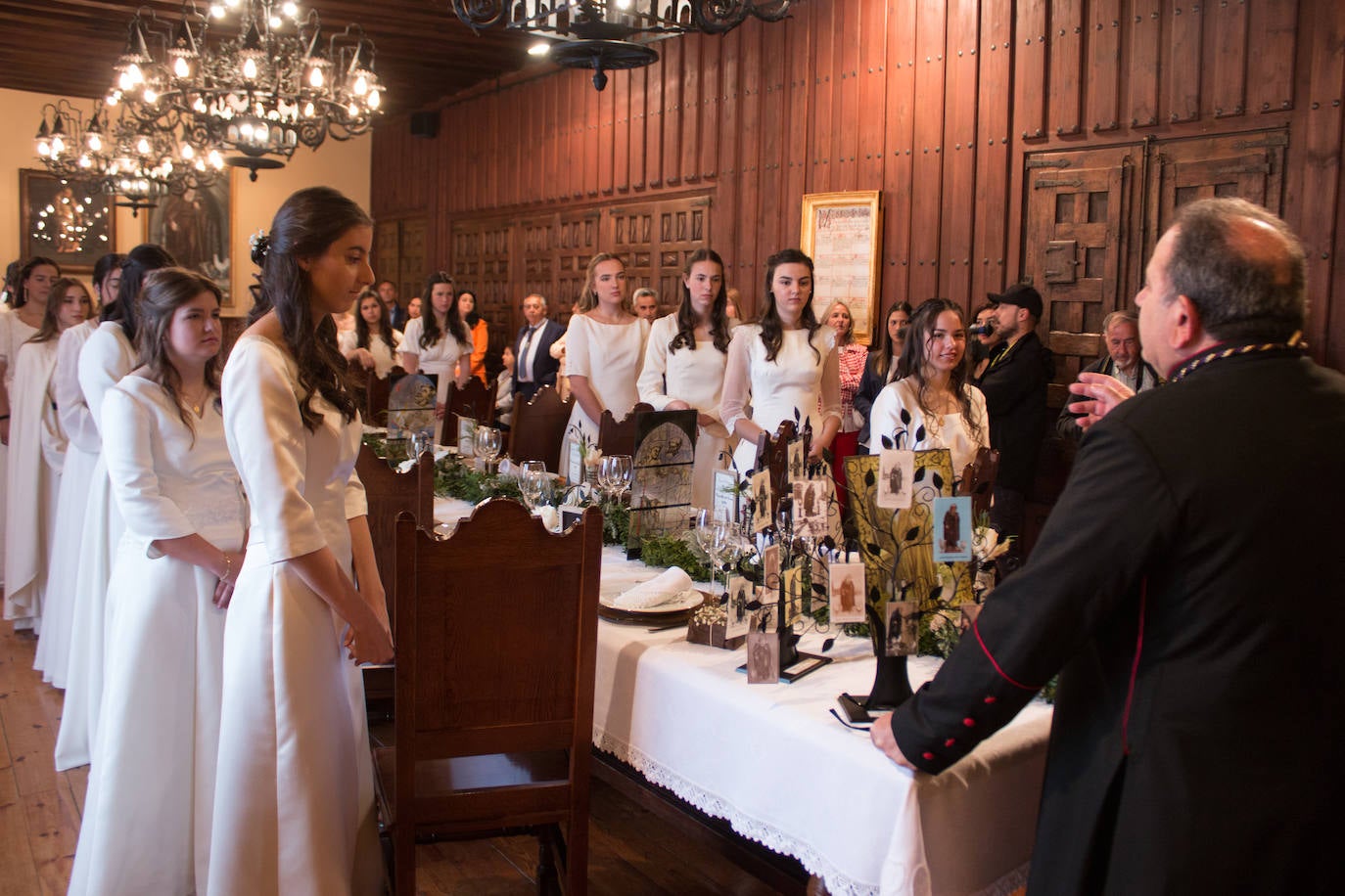La procesión de las doncellas en Santo Domingo