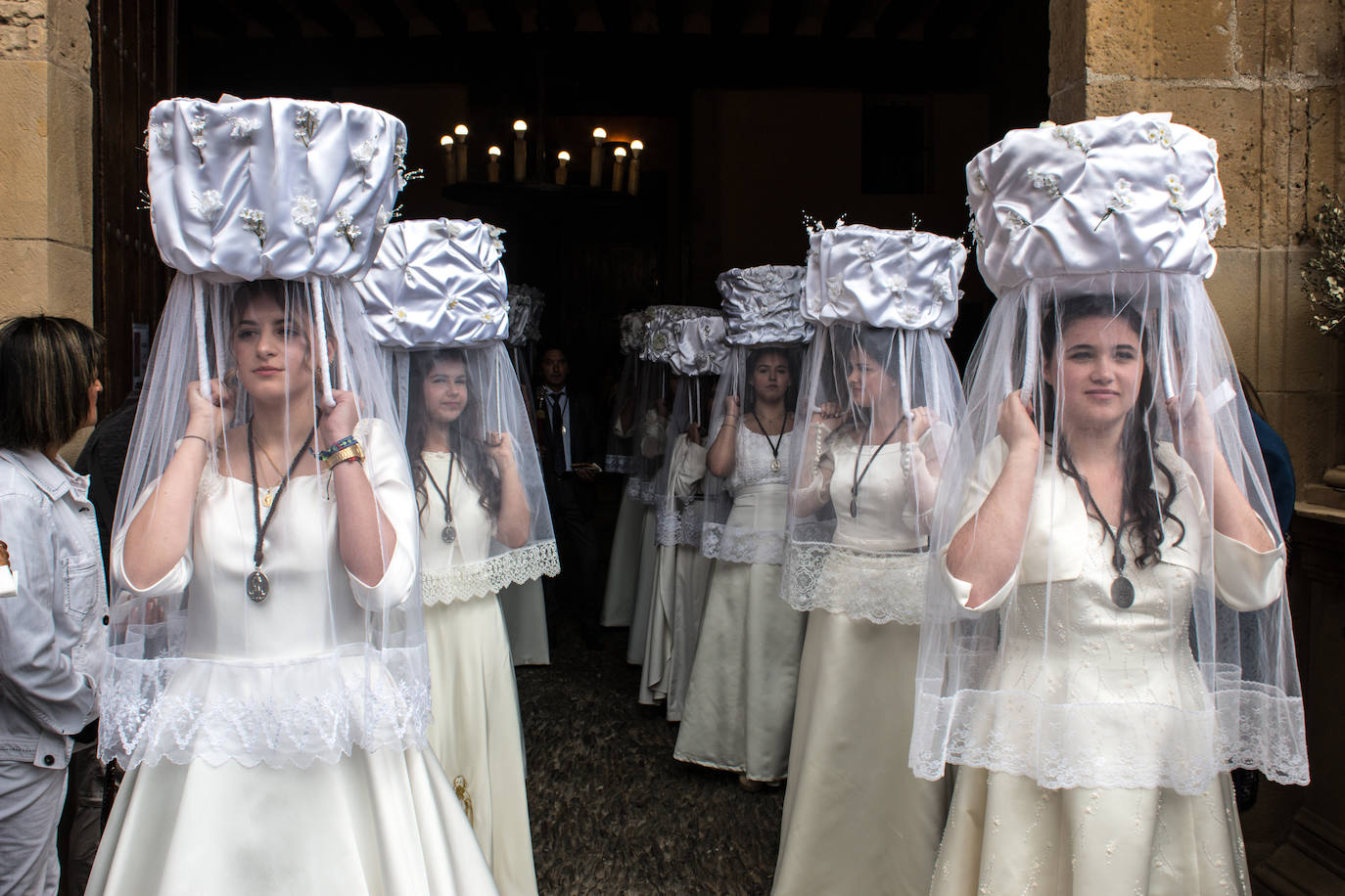 La procesión de las doncellas en Santo Domingo