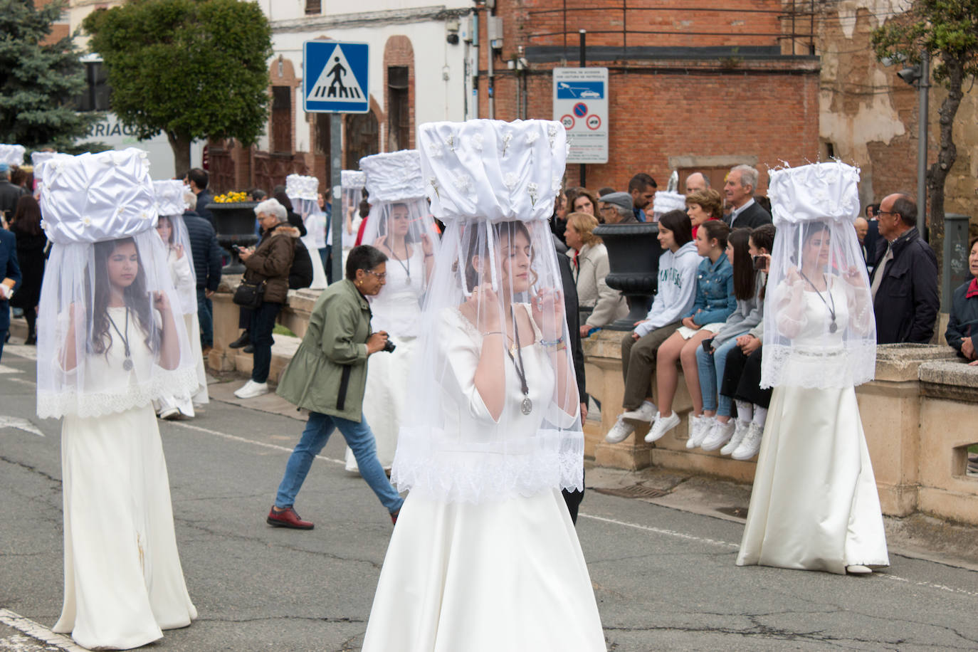 La procesión de las doncellas en Santo Domingo