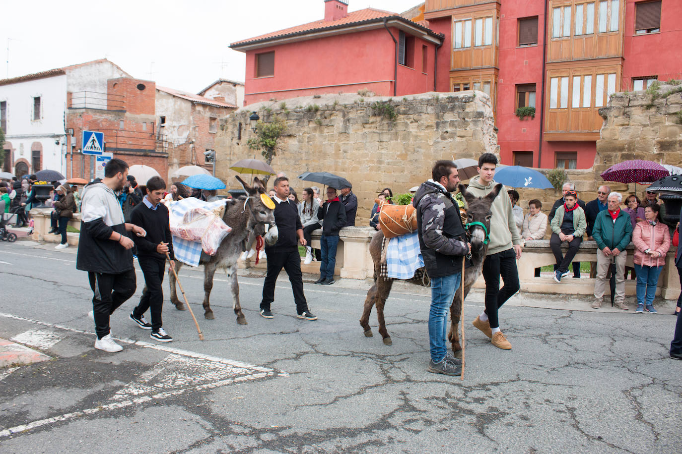 La procesión de las doncellas en Santo Domingo
