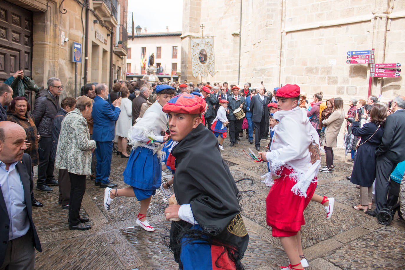 Santo Domingo se vuelca con su patrón