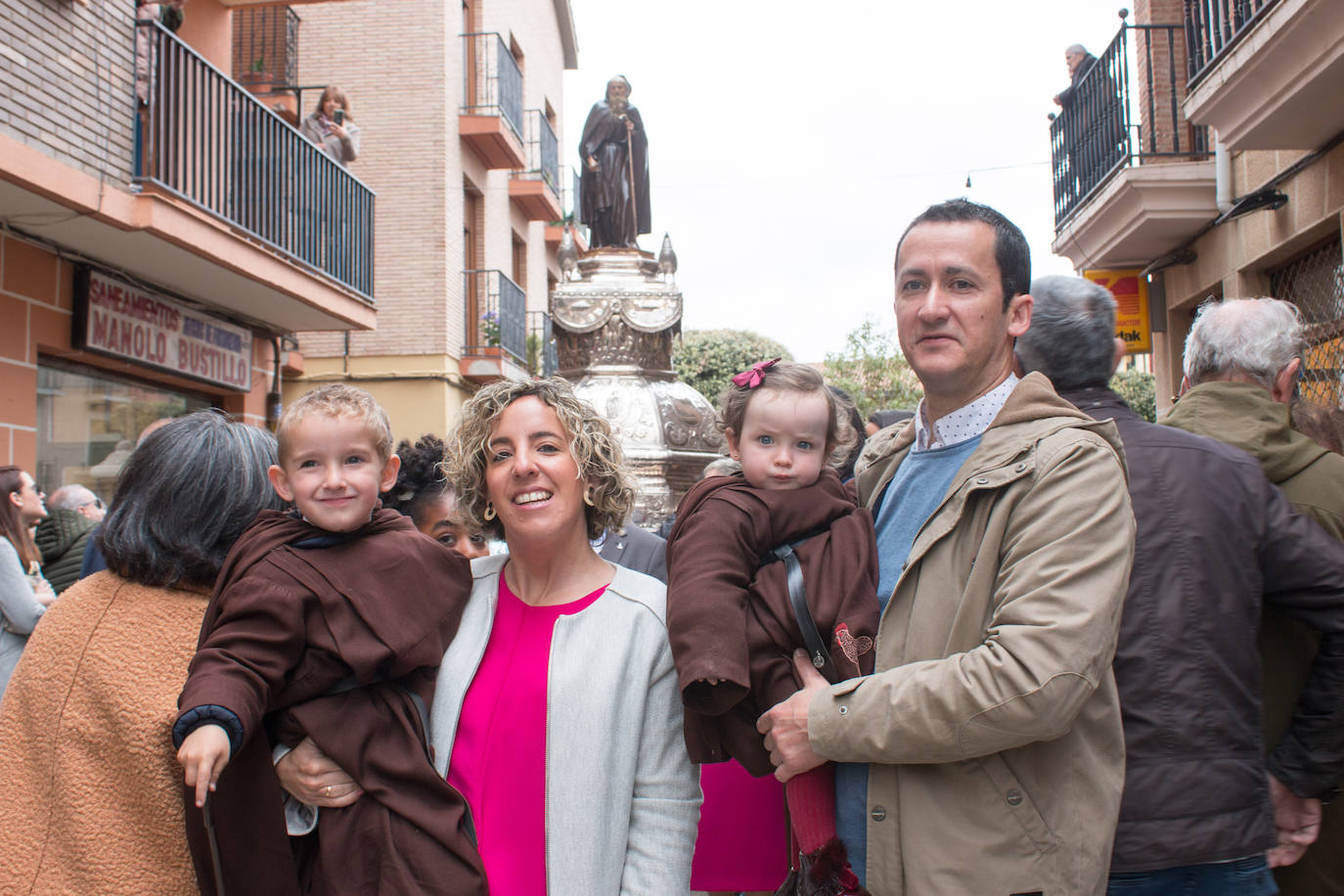 Santo Domingo se vuelca con su patrón