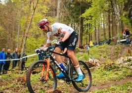 David Valero desciende por una pendiente en la Copa del Mundo de Albstadt del año pasado.