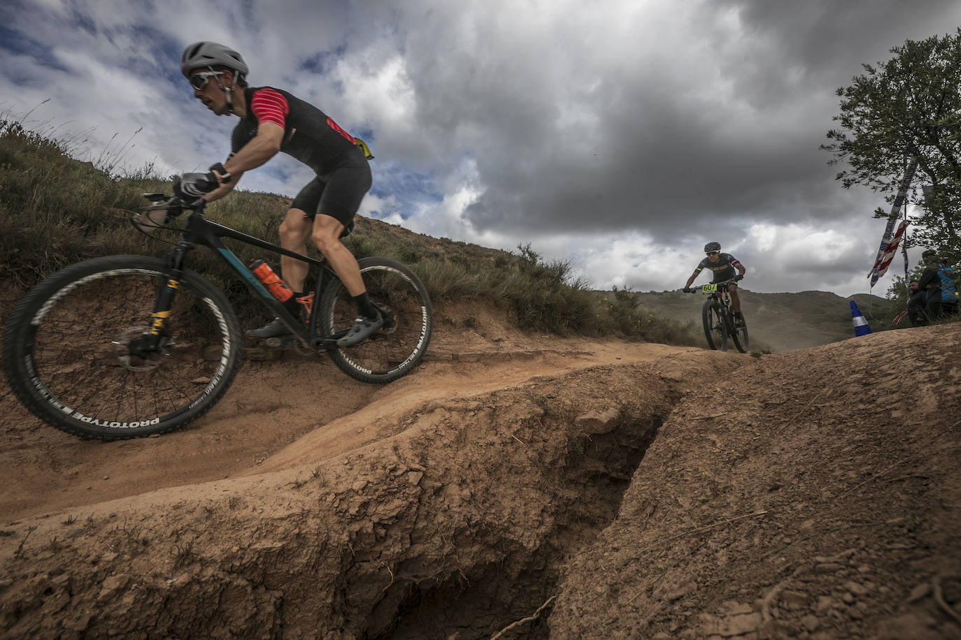 La primera etapa de La Rioja Bike Race, en imágenes