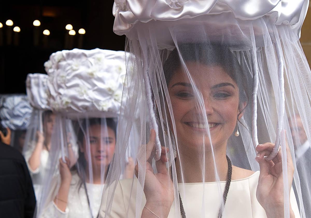 Las doncellas vuelven a recorrer Santo Domingo