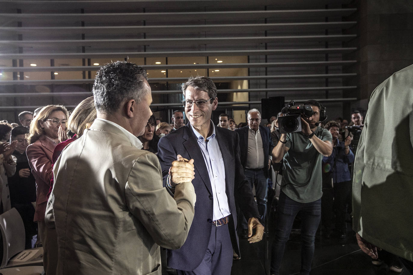 Mitin de Feijóo en Riojafórum